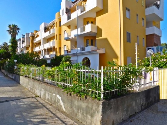 Scalea Ground Floor Apartment